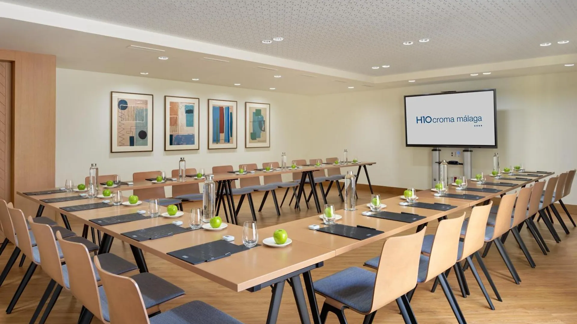 H10 Croma Malaga Hotel 4*,